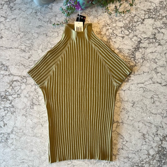Evie NWT India Green Ribbed Short Sleeve Sweater — Size Medium - Picture 3 of 7